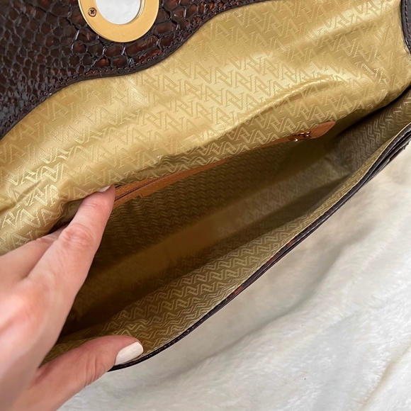 $210 NWOT ADRIENNE VITTADINI Patent Leather Large Clutch Python Brown Gold - Picture 7 of 13
